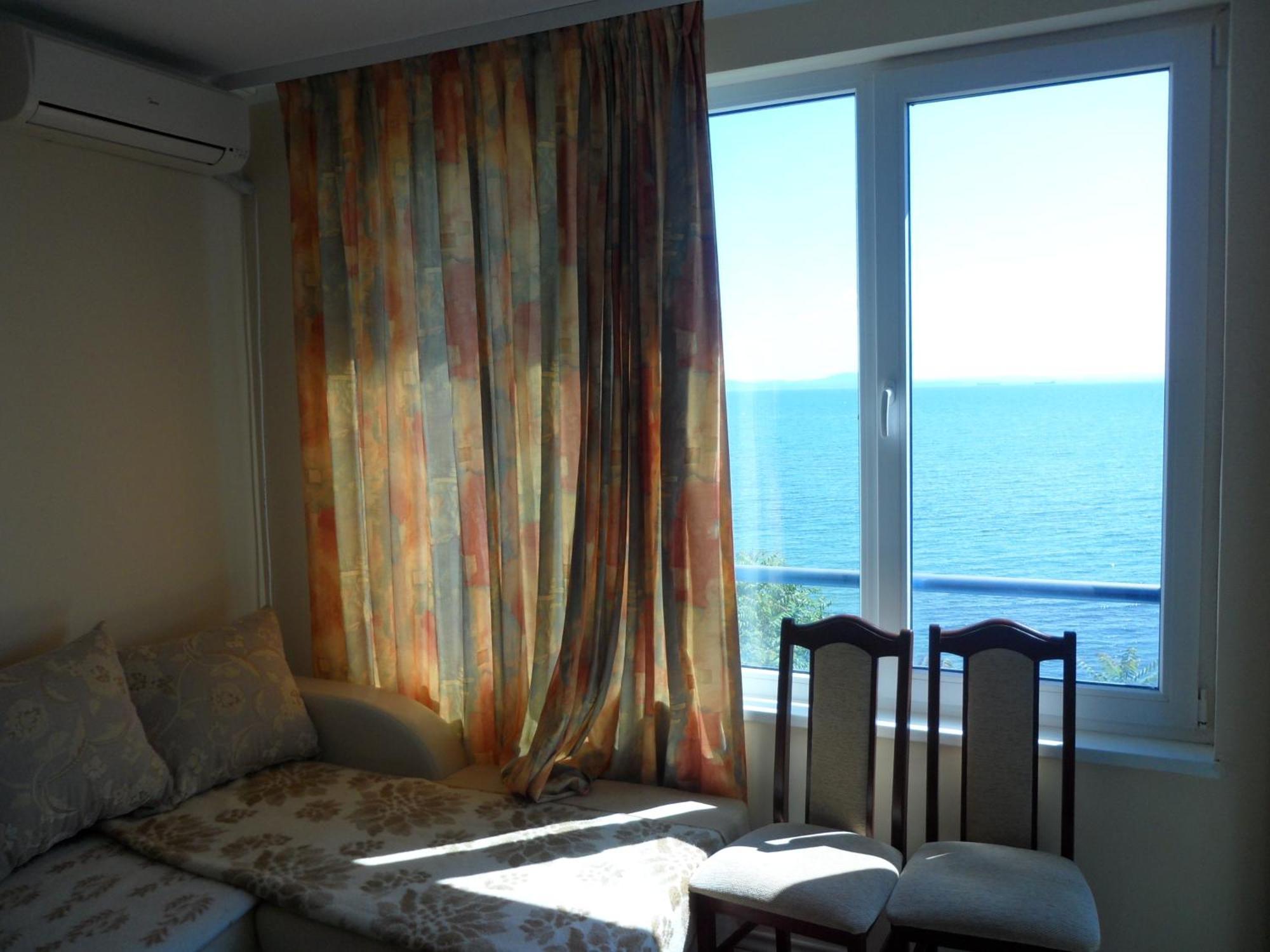 Blue Bay Palace Apart Complex Pomorie Exteriör bild