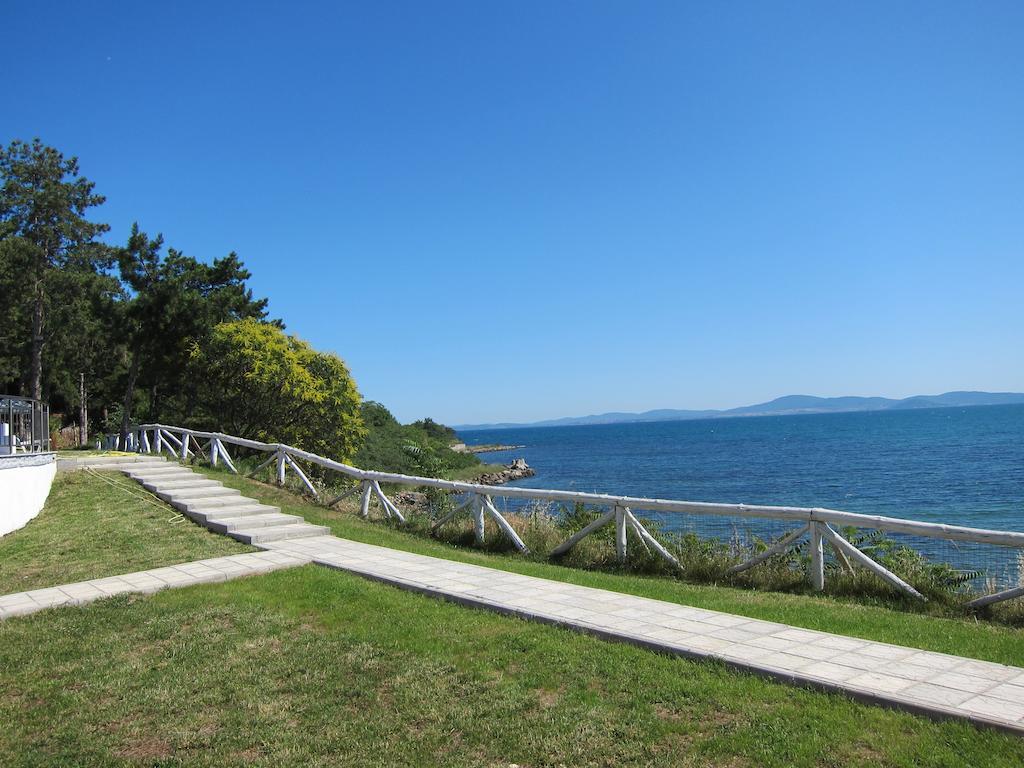 Blue Bay Palace Apart Complex Pomorie Exteriör bild