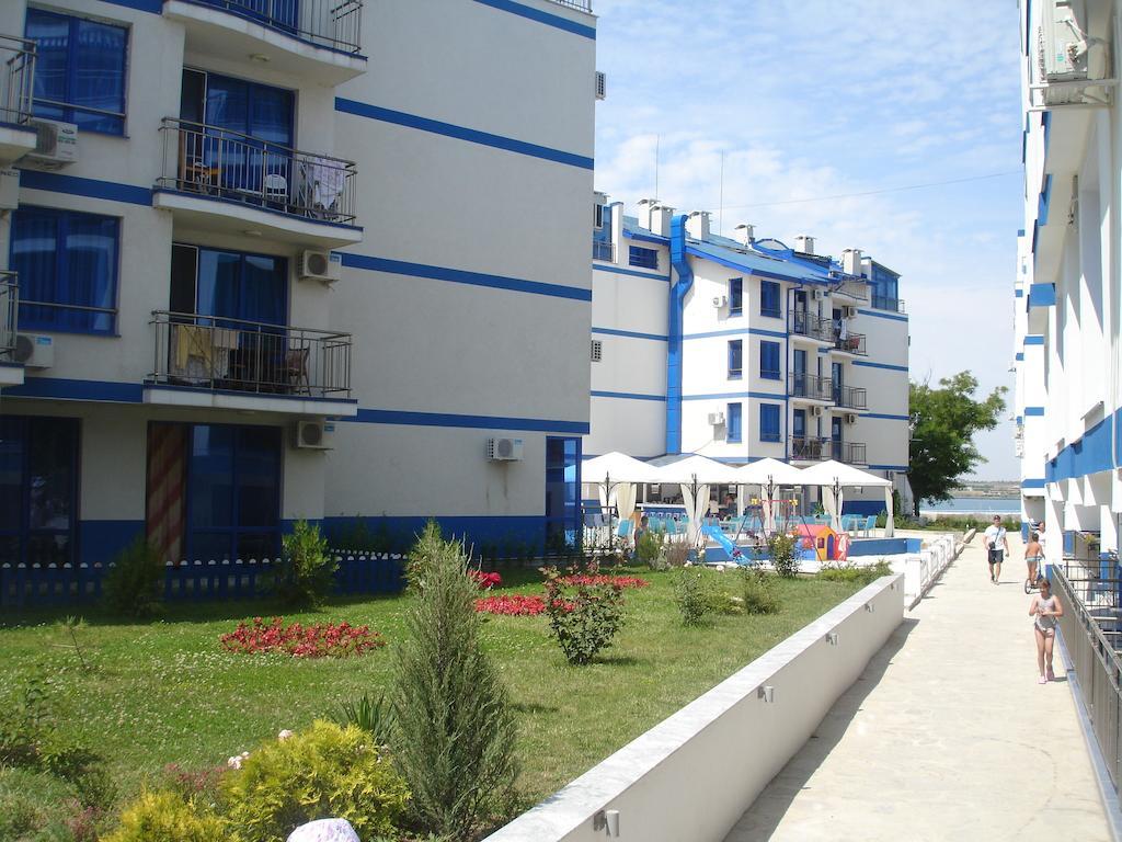 Blue Bay Palace Apart Complex Pomorie Exteriör bild