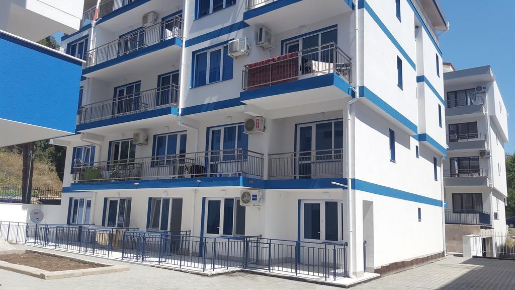 Blue Bay Palace Apart Complex Pomorie Exteriör bild
