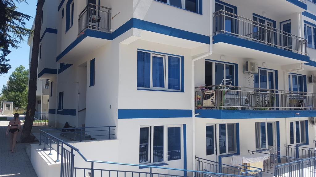 Blue Bay Palace Apart Complex Pomorie Exteriör bild