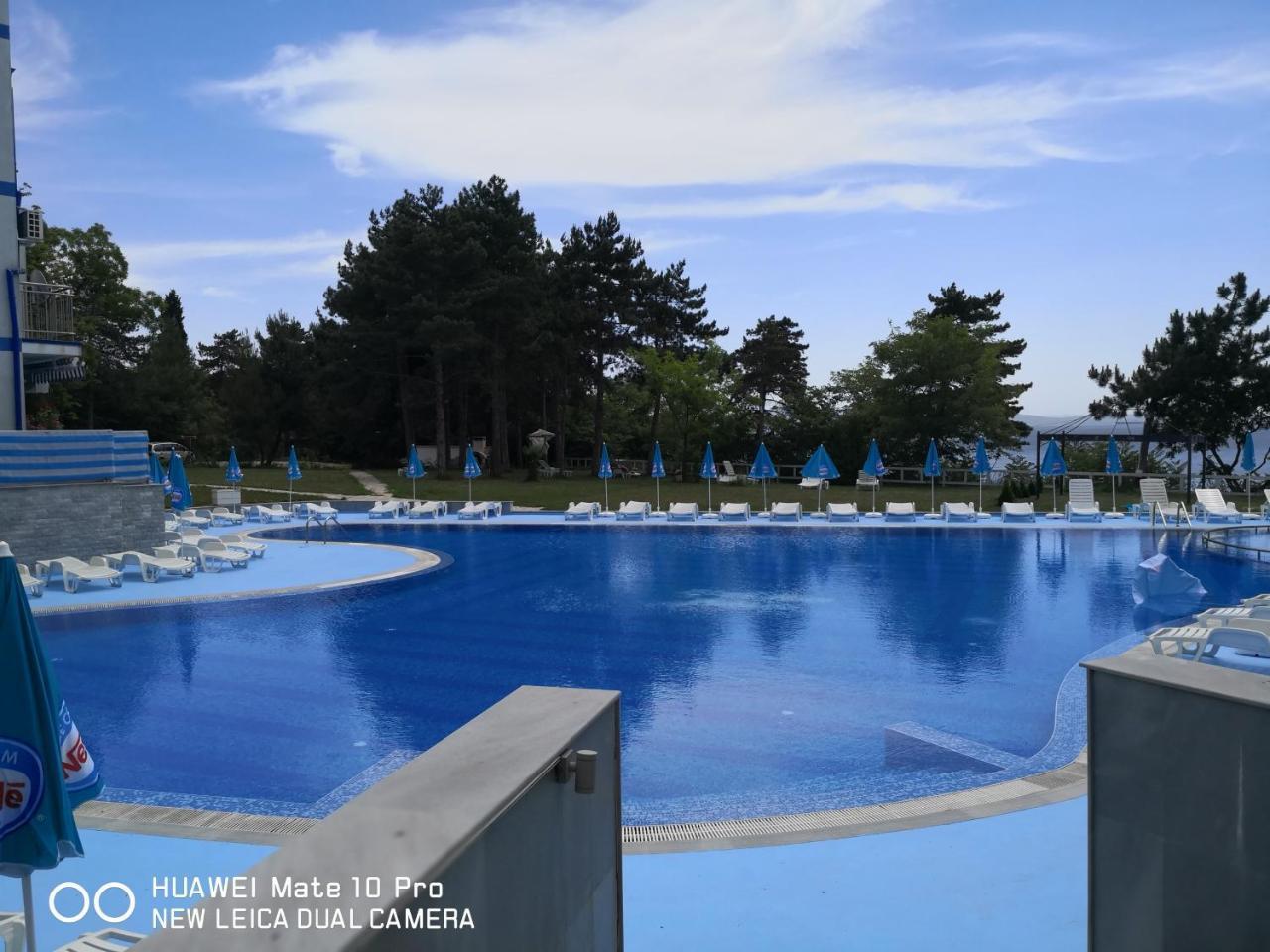Blue Bay Palace Apart Complex Pomorie Exteriör bild