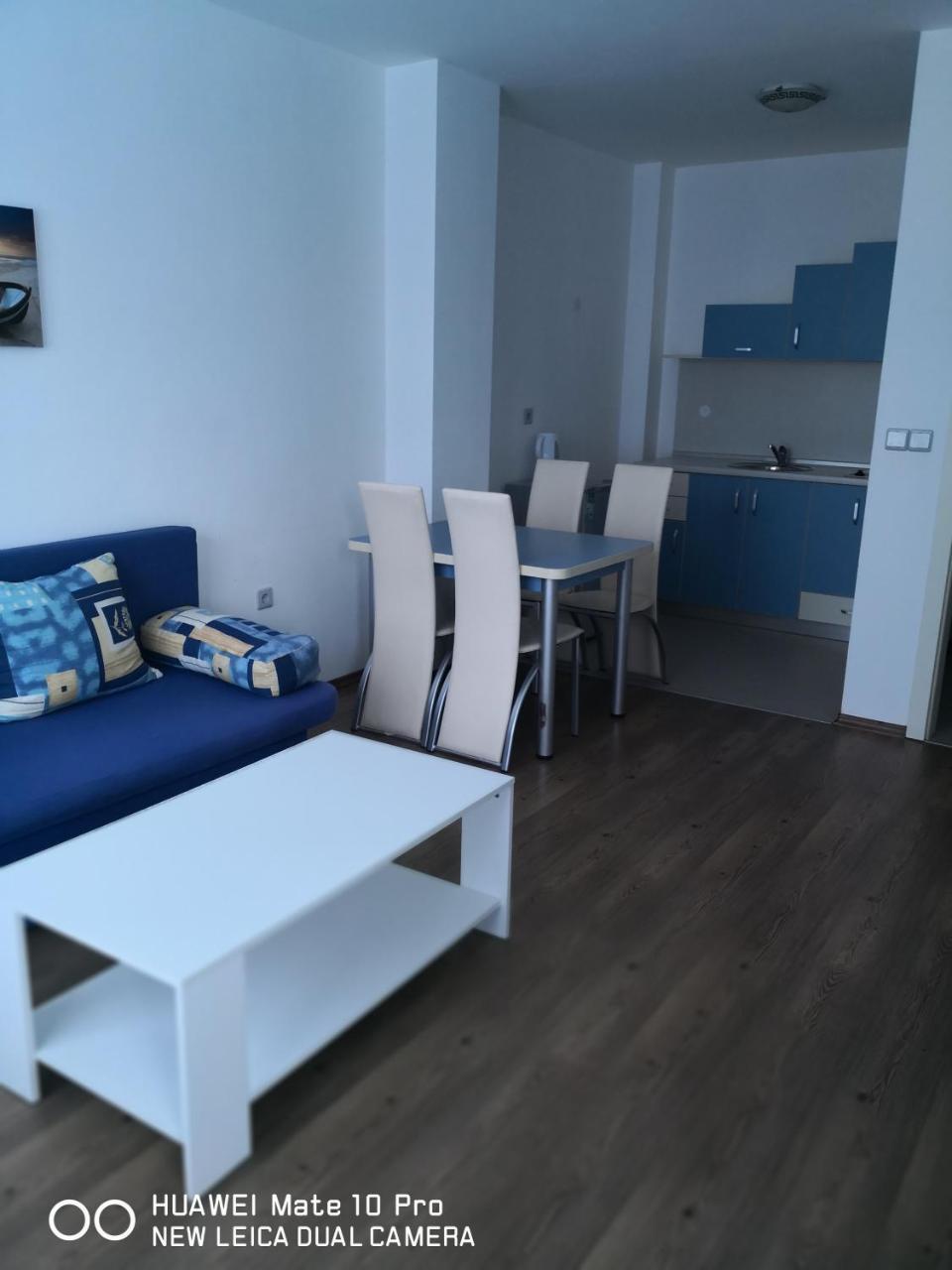 Blue Bay Palace Apart Complex Pomorie Exteriör bild
